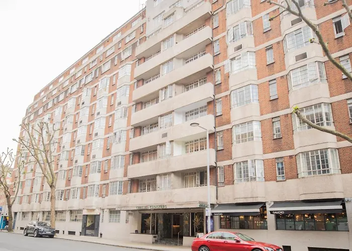 One Bedroom At Chelsea Cloister Hotel