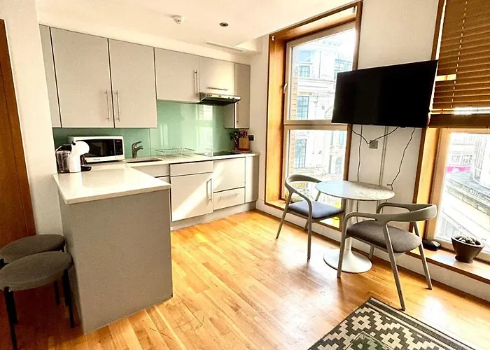 1 Bedroom In Piccadilly Circus St James Cov1