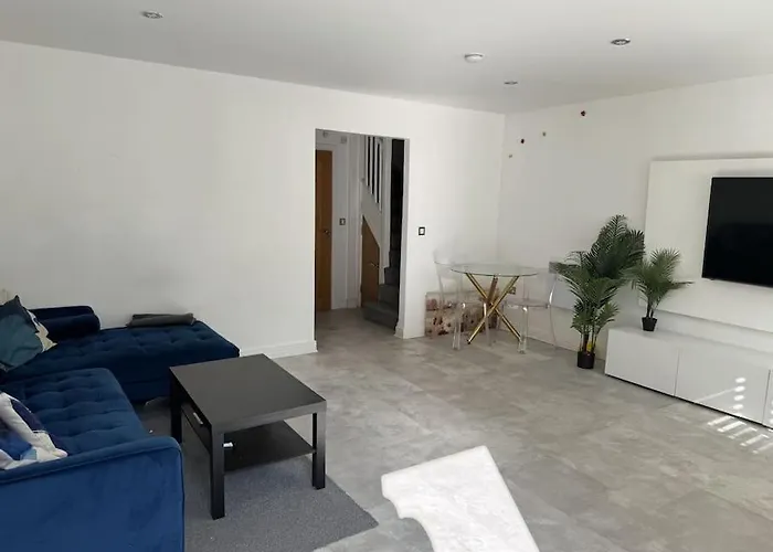 2Bed 2Bath Gated Eye Candy