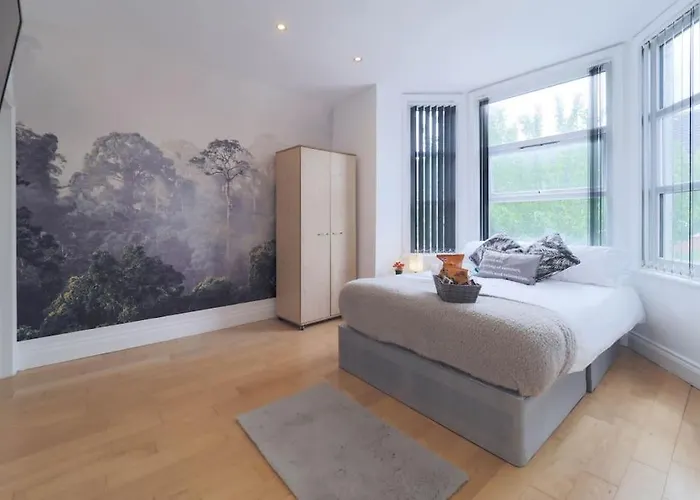 S3 Full Studio In Central Kilburn With Kitchen London Zone 2