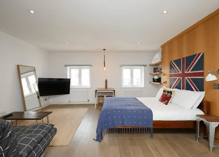 Stylish Fitzrovia Studios W1