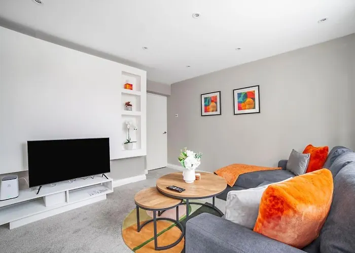 Elegant Retreat 1-Bed Near Central London