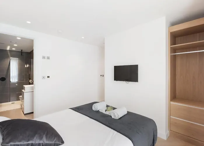 Melrose Place 7Beds Free Wifi Wembley Stadium 15Mins To Central London