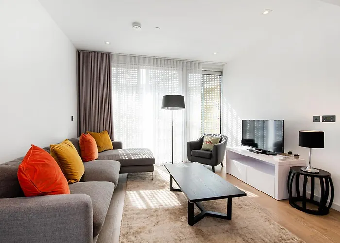 Modern 2 Bed Battersea Power Station