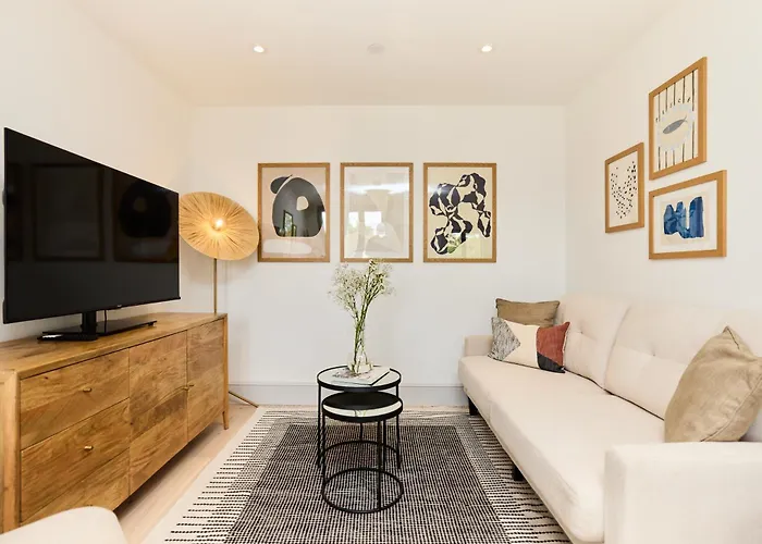 The South Wimbledon Hideout - Fancy 1Bdr Flat With Balcony