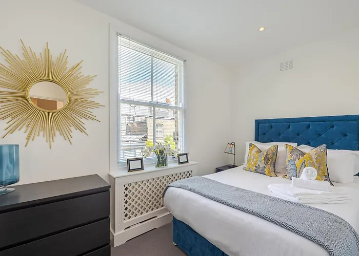 Charming 3Bedroom Apartment In London