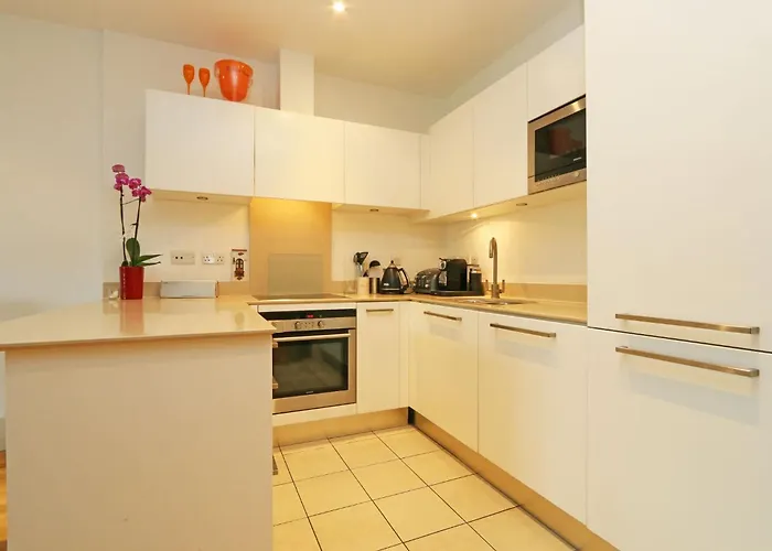 Riverside 1 Bed Apartment