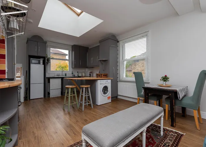 Homely 1 Bedroom Apartment In Fulham!