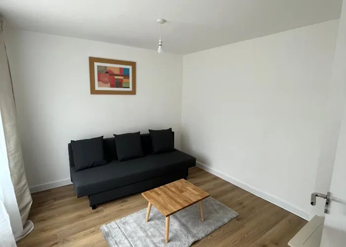 2Bd Apt East London Sleeps 7!