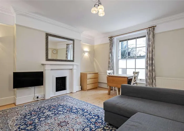 Charming 2 Bedroom Central London Family Home