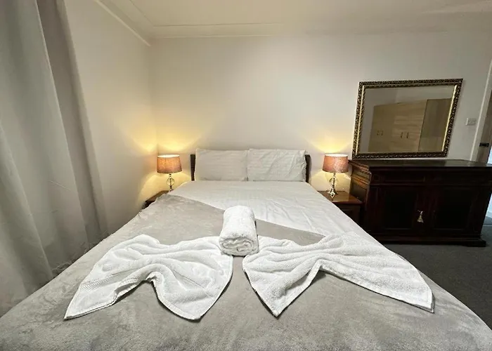 Two Bedroom Apartment Edgware Road