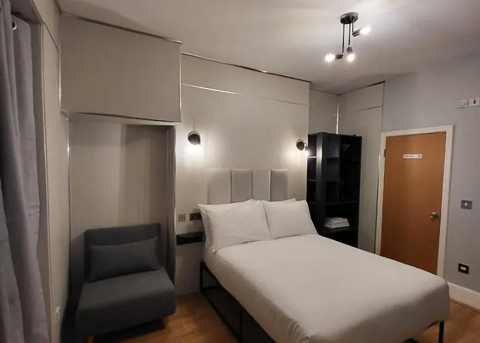 Fb3- Basement Studio Fits 2 Near Hyde Park