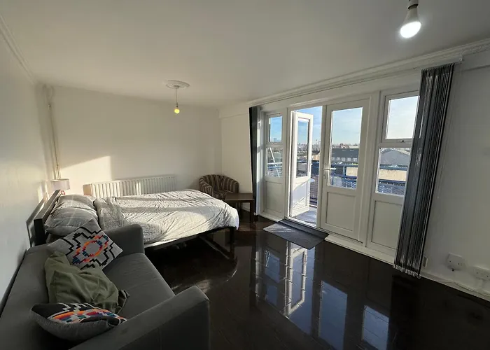 Large Private Room With Balcony