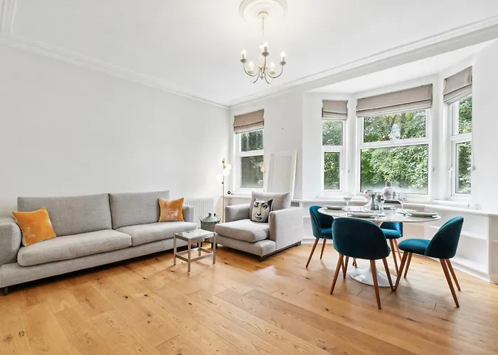Spacious And Bright 1 Bedroom Flat