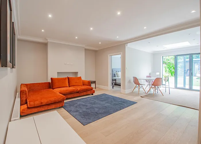 Stylish 3 Bedroom Flat In Little Venice