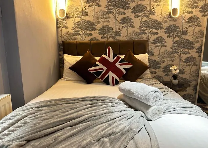 Lovely Three Bedroom Apartment Central London