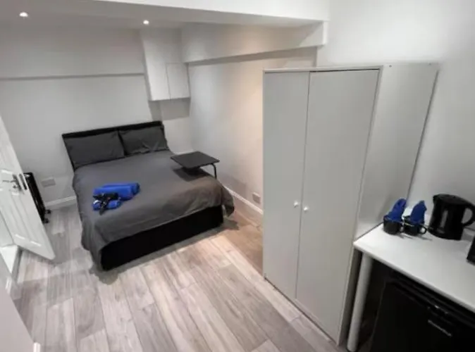 Central London Zone 2 Studio Flat