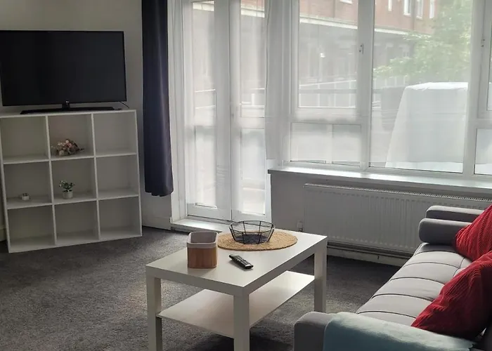 London Beauty Flat