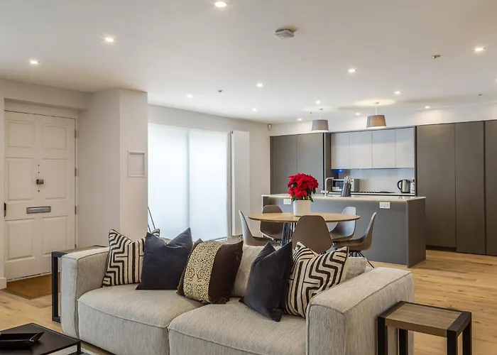 Picktheplace Family House In West Kensington