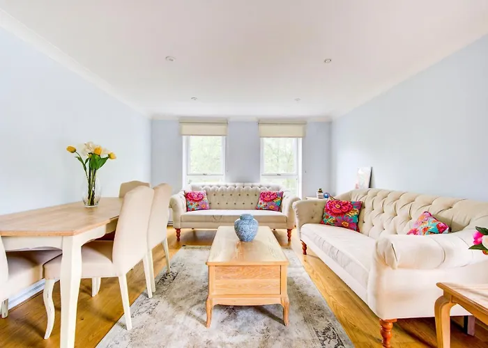 Guestready - Tree Top Views Near Chelsea