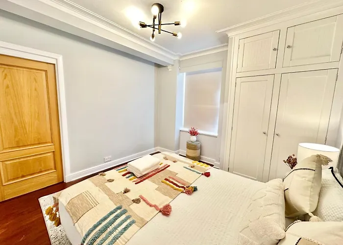 Regent\'S Park One Bedroom Apartment