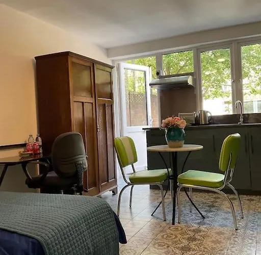 Studio2 Bright Studio With Private Patio In Central London