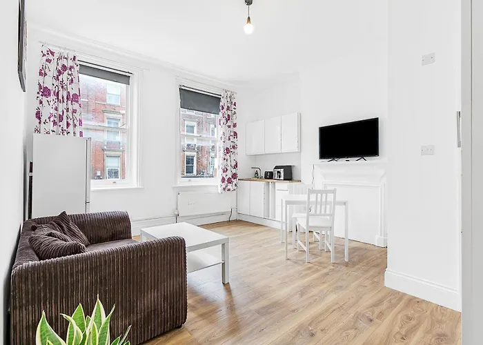 Spacious Cozy Flat West Hampsted Pass The Keys