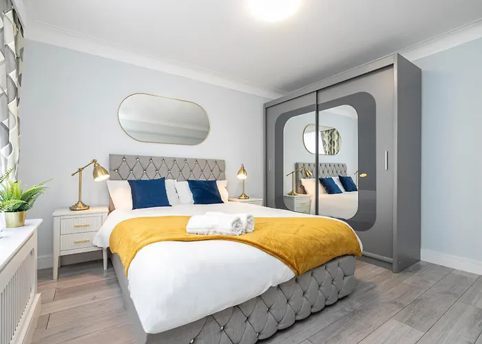 Cute 2 Bedroom Flat By Hyde Park