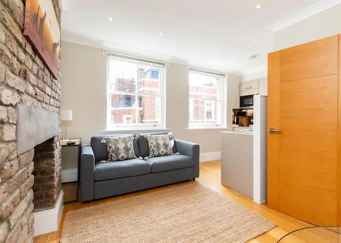 Luxury Soho Apartment R3