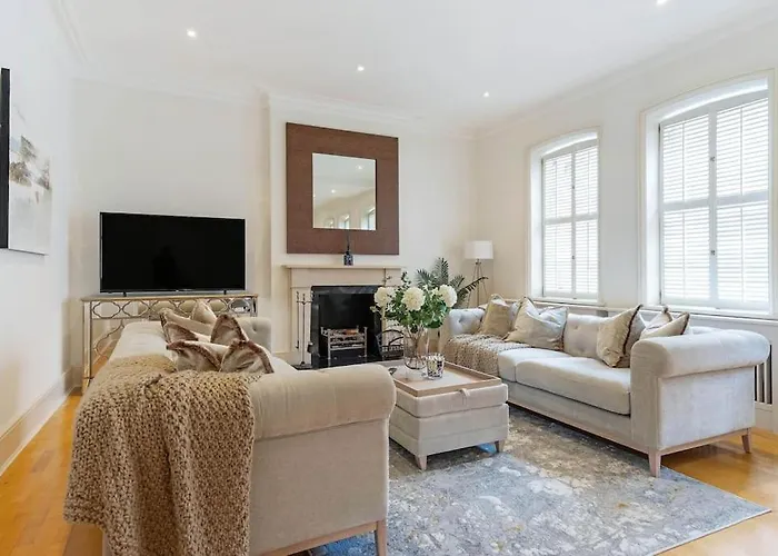Fabulous 3 Bed Apartment In Kensington London