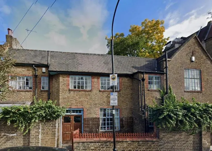 Ustay Fulham