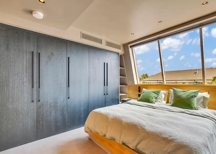 Kings House Apartments