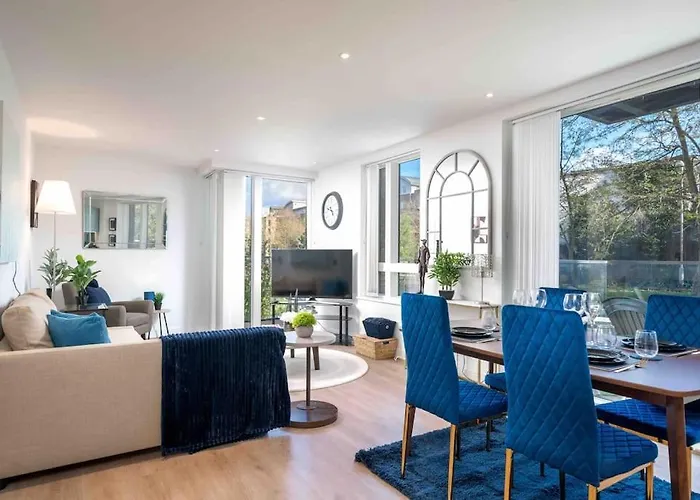 Luxury London Kew Bridge Balcony Condo Free Parking