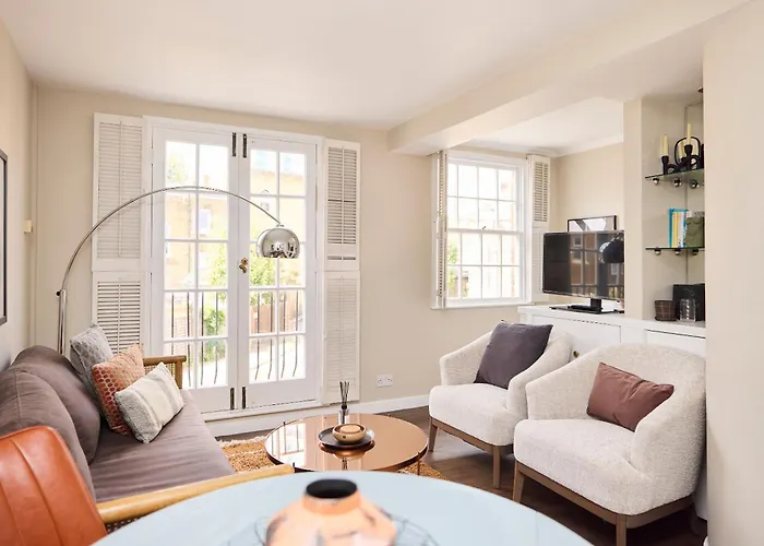 The Holland Park Crib - Classy 2Bdr House