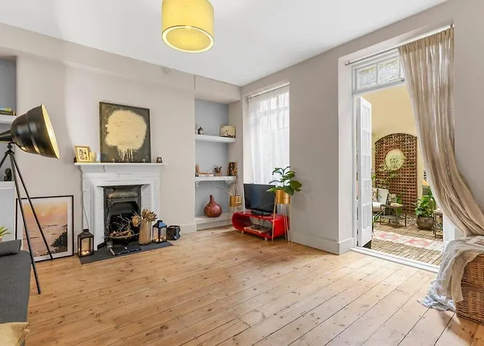 Designer Flat At Paddington Private Outdoor Oasis