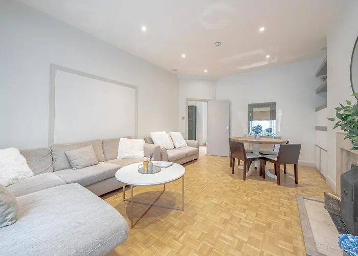 Luxurious Two-Bedroom Haven In Marylebone
