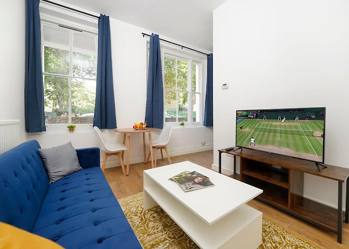 Quaint Flat By Hampstead Heath