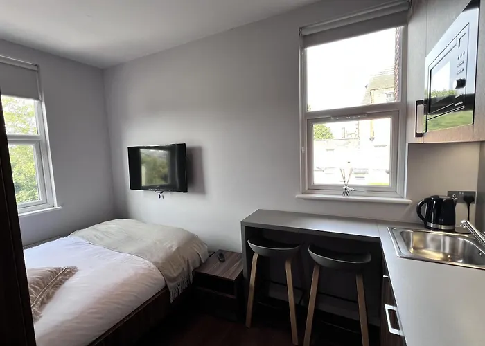 London Studio Retreat - Colney Hatch Lane