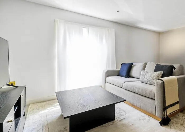 Chic 2 Bedrooms In Soho