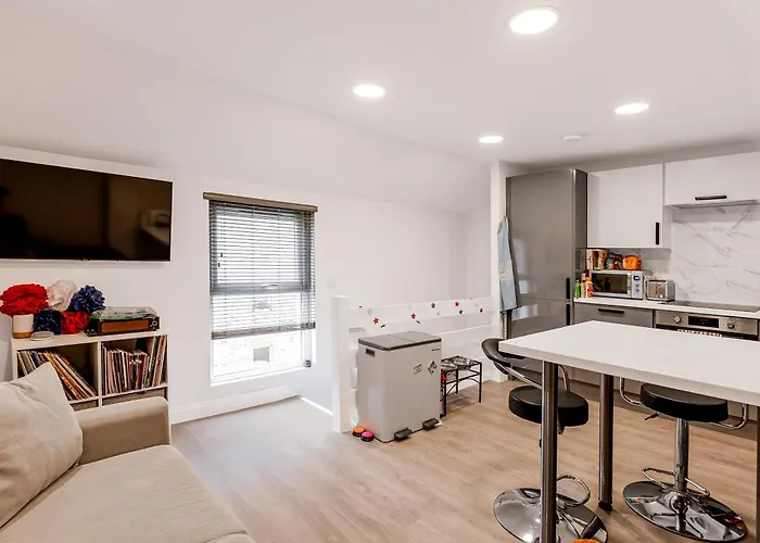 Comfortable 1Br Duplex In Clapham