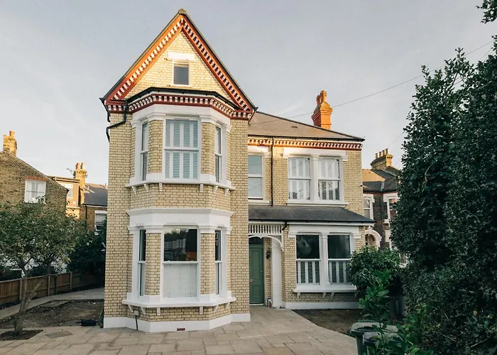 Lin Song House South London Garden Room Getaway