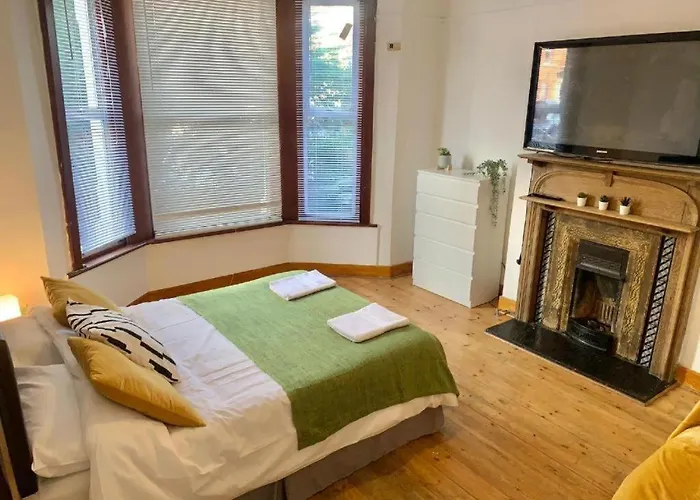 Guest House Balham, South London Spacious, Lambert, 6 Rooms Available