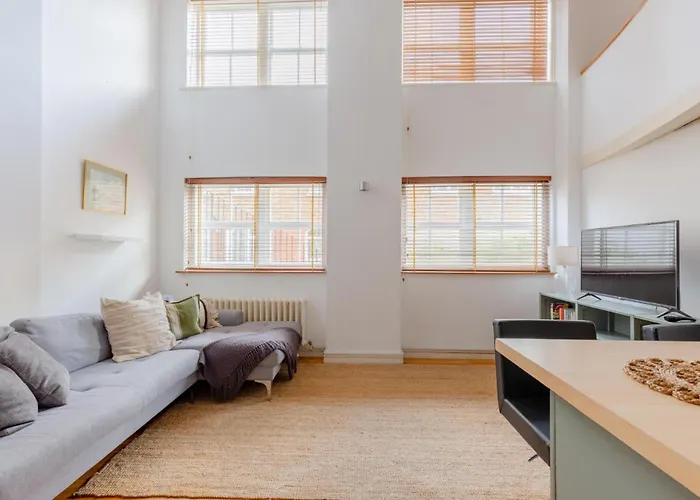 1Bd Flat With Gym In Victorian Conversion Brixton