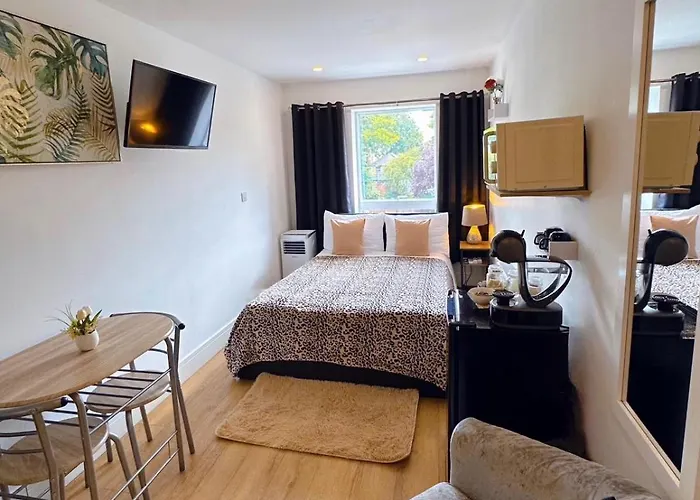 Chanel Ensuite Double Room