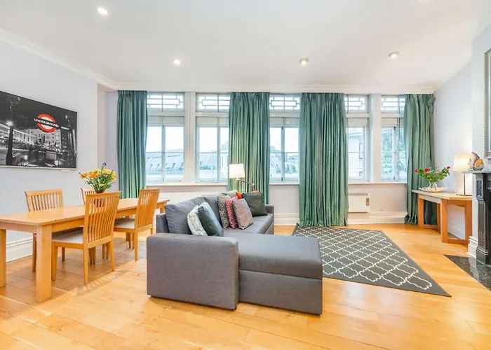 Nelson\'S Pad - Trafalgar Square - By Frankie Says