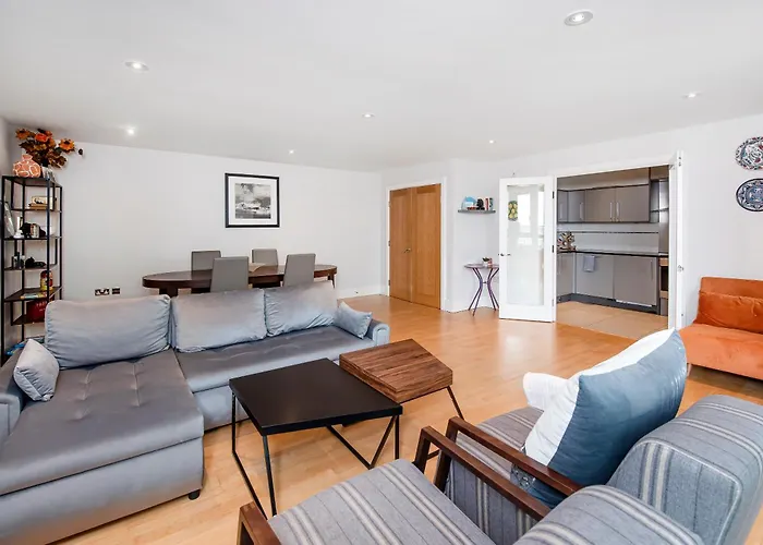 Modern 2 Bedroom 2 Bath Apartment With River View