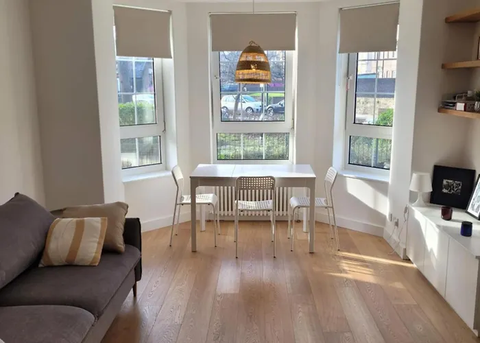 Modern Flat Near Tower Bridge