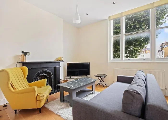 Stylish 1-Bed Flat In Prime Kensington Location