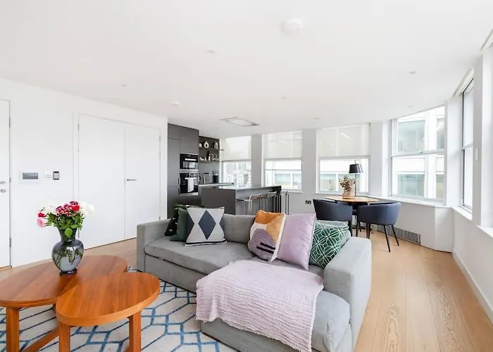 Perfect One Bed In Green Park Station