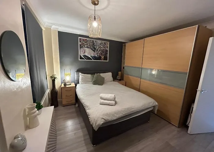 Park Lane Beautiful Apartment